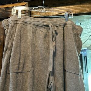 Barefoot dreams like new sweats